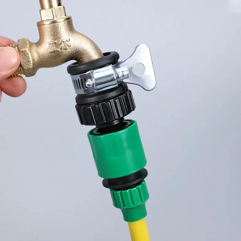 قطعتان من محول صنبور المياه ال - مراجعة Smart Garden Tap وسعره